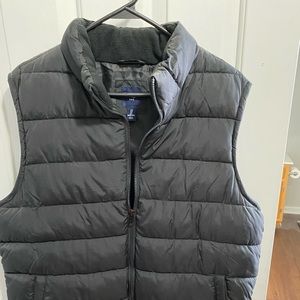 Gap Men’s Large Puffer Vest